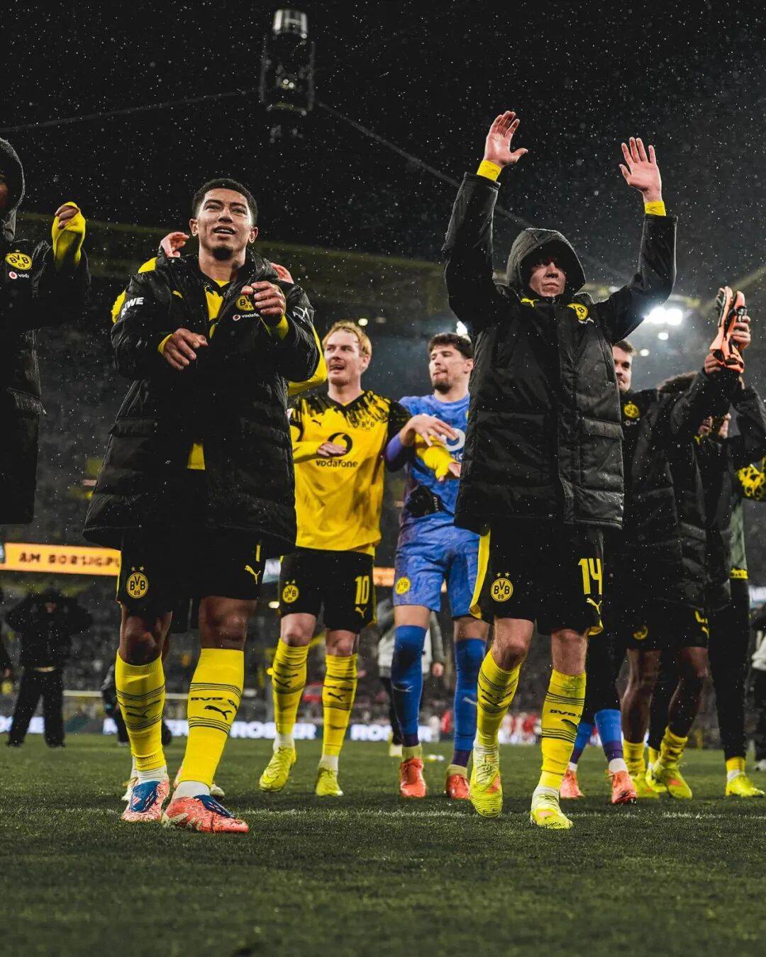 集结日体能课后，法兰克福防线松动备战德国杯，媒体盛赞，高层口径保持一致