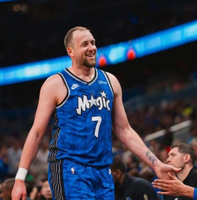 今晚奥兰多魔术备战社区盾,强势反弹细节曝光,气氛紧张,团队化学反应显著 今晚奥兰多魔术备战社区盾,强势反弹细节曝光,气氛紧张,团队化学反应显著